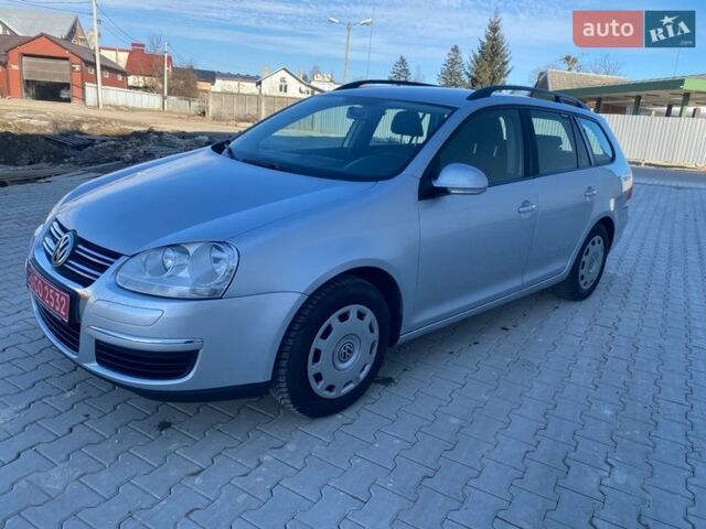 Серый Фольксваген Гольф, объемом двигателя 1.6 л и пробегом 270 тыс. км за 5950 $, фото 1 на Automoto.ua