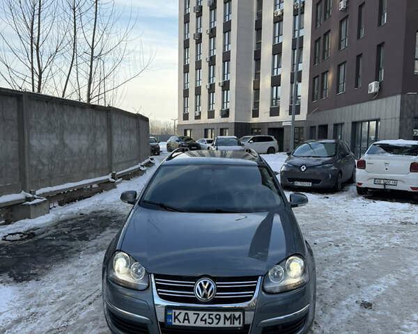 Серый Фольксваген Гольф, объемом двигателя 1.6 л и пробегом 340 тыс. км за 5499 $, фото 1 на Automoto.ua