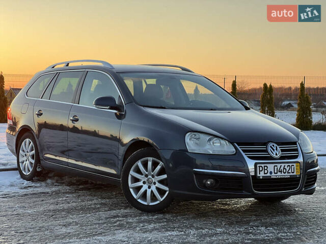 Серый Фольксваген Гольф, объемом двигателя 1.4 л и пробегом 217 тыс. км за 5999 $, фото 1 на Automoto.ua