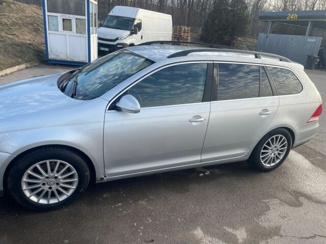 Серый Фольксваген Гольф, объемом двигателя 2 л и пробегом 250 тыс. км за 5500 $, фото 1 на Automoto.ua