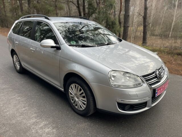 Серый Фольксваген Гольф, объемом двигателя 1.6 л и пробегом 242 тыс. км за 5900 $, фото 1 на Automoto.ua