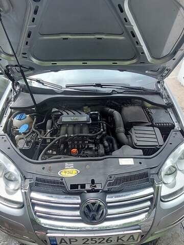 Серый Фольксваген Гольф, объемом двигателя 1.6 л и пробегом 220 тыс. км за 6400 $, фото 1 на Automoto.ua