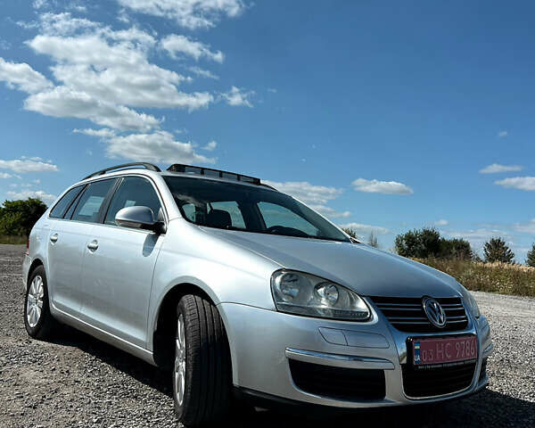 Серый Фольксваген Гольф, объемом двигателя 1.6 л и пробегом 220 тыс. км за 7300 $, фото 1 на Automoto.ua