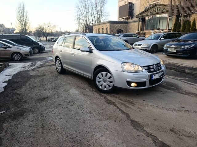 Сірий Фольксваген Гольф, об'ємом двигуна 2 л та пробігом 500 тис. км за 2800 $, фото 1 на Automoto.ua