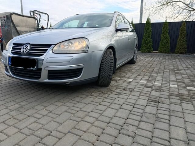 Серый Фольксваген Гольф, объемом двигателя 2 л и пробегом 326 тыс. км за 2659 $, фото 1 на Automoto.ua