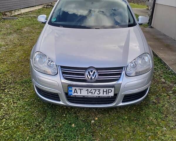 Серый Фольксваген Гольф, объемом двигателя 1.6 л и пробегом 255 тыс. км за 6000 $, фото 1 на Automoto.ua