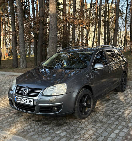 Серый Фольксваген Гольф, объемом двигателя 1.39 л и пробегом 258 тыс. км за 5400 $, фото 1 на Automoto.ua