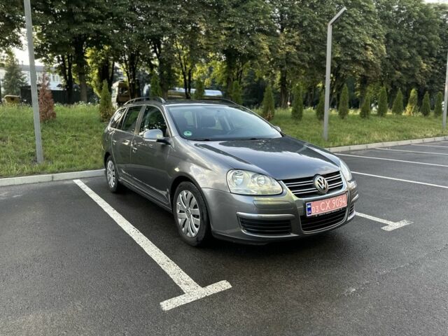 Сірий Фольксваген Гольф, об'ємом двигуна 1.6 л та пробігом 202 тис. км за 5800 $, фото 1 на Automoto.ua