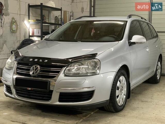 Серый Фольксваген Гольф, объемом двигателя 1.9 л и пробегом 260 тыс. км за 5500 $, фото 1 на Automoto.ua