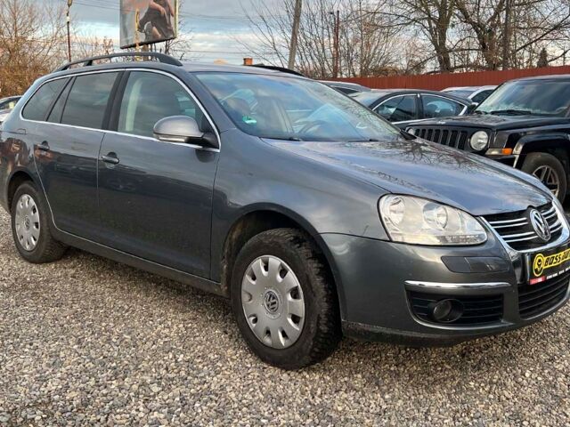 Серый Фольксваген Гольф, объемом двигателя 1.4 л и пробегом 230 тыс. км за 5899 $, фото 1 на Automoto.ua