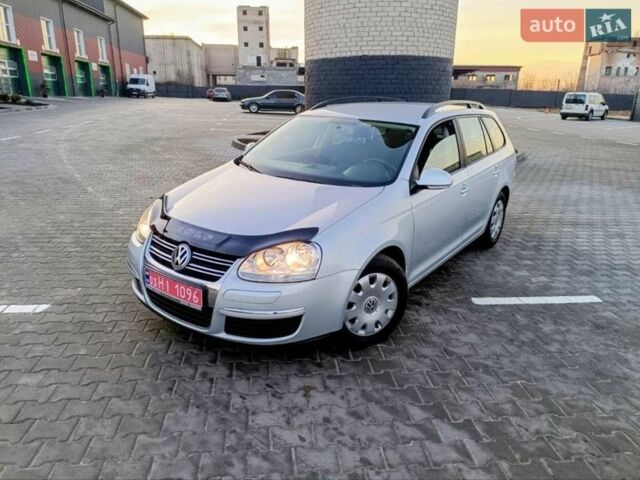 Серый Фольксваген Гольф, объемом двигателя 1.6 л и пробегом 210 тыс. км за 6100 $, фото 1 на Automoto.ua