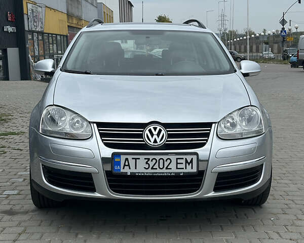 Сірий Фольксваген Гольф, об'ємом двигуна 1.6 л та пробігом 227 тис. км за 6000 $, фото 1 на Automoto.ua