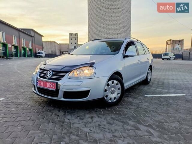 Серый Фольксваген Гольф, объемом двигателя 1.6 л и пробегом 210 тыс. км за 6450 $, фото 1 на Automoto.ua