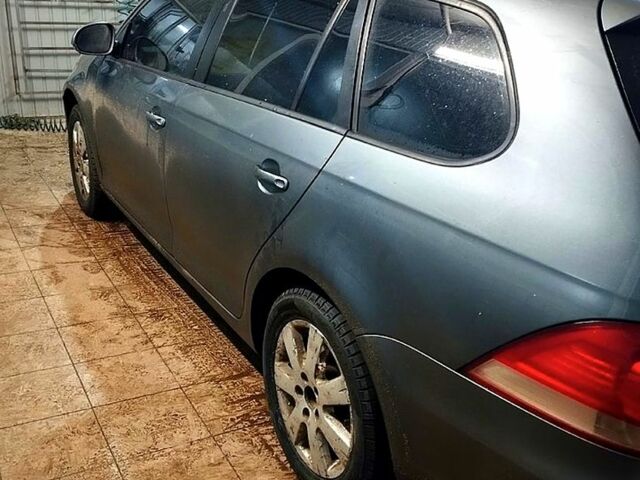 Серый Фольксваген Гольф, объемом двигателя 1.9 л и пробегом 0 тыс. км за 7000 $, фото 1 на Automoto.ua