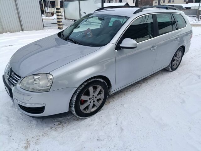 Серый Фольксваген Гольф, объемом двигателя 2 л и пробегом 300 тыс. км за 5900 $, фото 1 на Automoto.ua