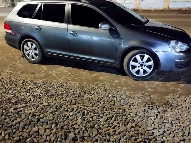 Серый Фольксваген Гольф, объемом двигателя 1.9 л и пробегом 400 тыс. км за 5800 $, фото 1 на Automoto.ua