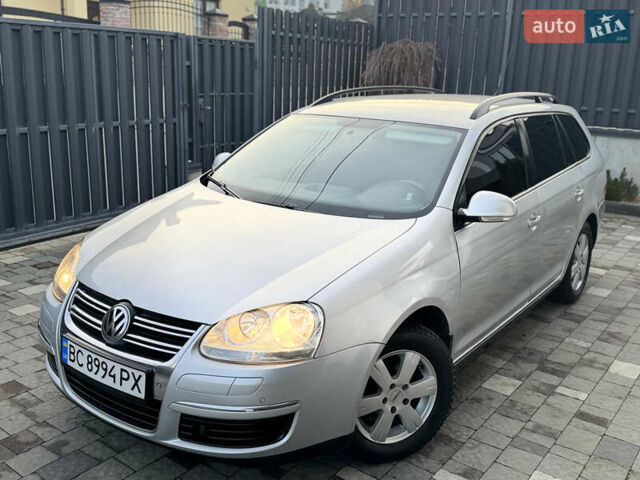 Серый Фольксваген Гольф, объемом двигателя 1.6 л и пробегом 225 тыс. км за 6450 $, фото 1 на Automoto.ua