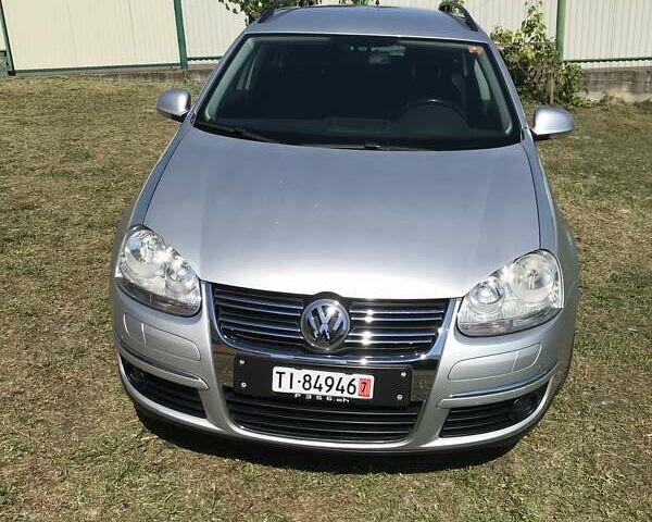 Серый Фольксваген Гольф, объемом двигателя 1.4 л и пробегом 131 тыс. км за 8800 $, фото 1 на Automoto.ua