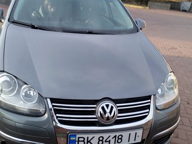 Серый Фольксваген Гольф, объемом двигателя 2 л и пробегом 370 тыс. км за 7000 $, фото 1 на Automoto.ua