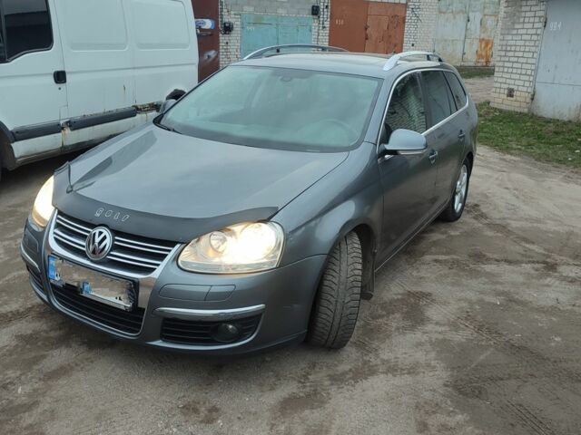 Серый Фольксваген Гольф, объемом двигателя 1.4 л и пробегом 320 тыс. км за 4200 $, фото 1 на Automoto.ua