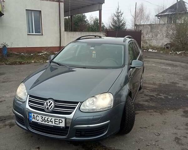 Сірий Фольксваген Гольф, об'ємом двигуна 1.6 л та пробігом 262 тис. км за 5800 $, фото 1 на Automoto.ua