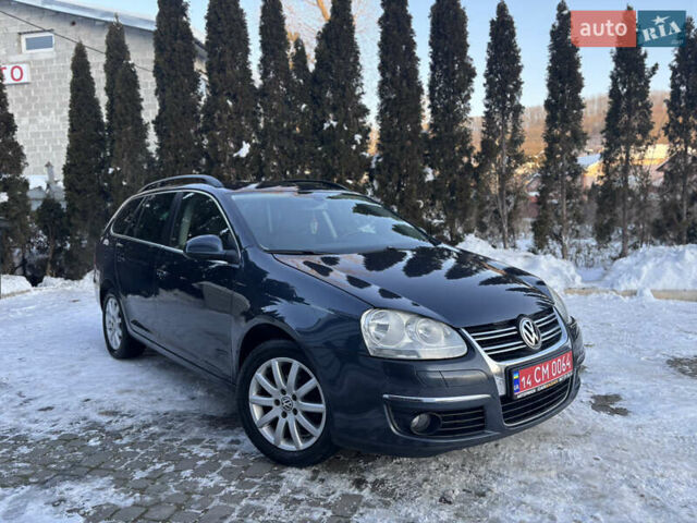 Серый Фольксваген Гольф, объемом двигателя 1.6 л и пробегом 240 тыс. км за 6650 $, фото 1 на Automoto.ua