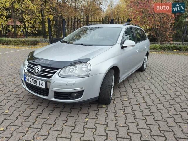 Серый Фольксваген Гольф, объемом двигателя 1.6 л и пробегом 284 тыс. км за 6350 $, фото 1 на Automoto.ua