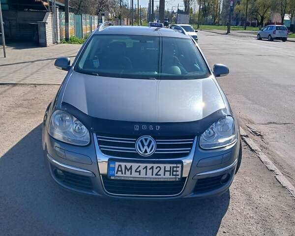Серый Фольксваген Гольф, объемом двигателя 1.39 л и пробегом 310 тыс. км за 6000 $, фото 1 на Automoto.ua