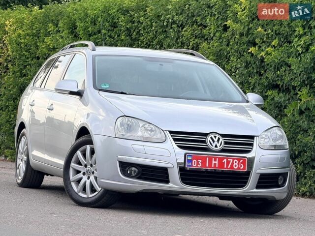 Серый Фольксваген Гольф, объемом двигателя 1.4 л и пробегом 200 тыс. км за 5999 $, фото 1 на Automoto.ua
