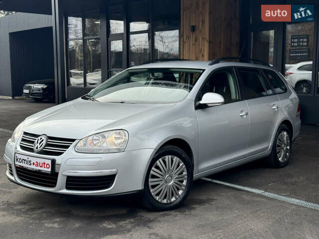 Серый Фольксваген Гольф, объемом двигателя 1.6 л и пробегом 176 тыс. км за 7699 $, фото 1 на Automoto.ua
