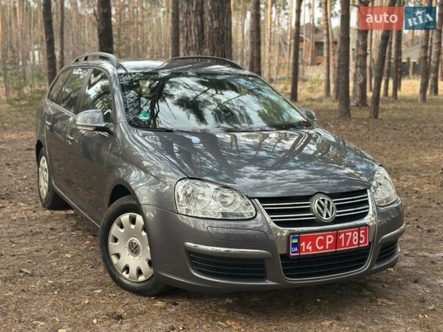 Серый Фольксваген Гольф, объемом двигателя 1.6 л и пробегом 230 тыс. км за 6950 $, фото 1 на Automoto.ua
