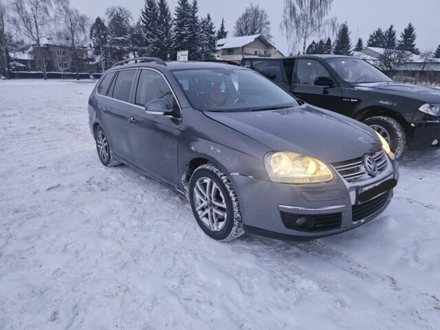 Серый Фольксваген Гольф, объемом двигателя 1.9 л и пробегом 350 тыс. км за 2800 $, фото 1 на Automoto.ua