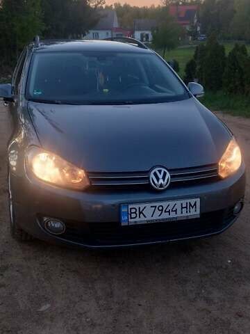 Серый Фольксваген Гольф, объемом двигателя 1.6 л и пробегом 280 тыс. км за 8000 $, фото 1 на Automoto.ua