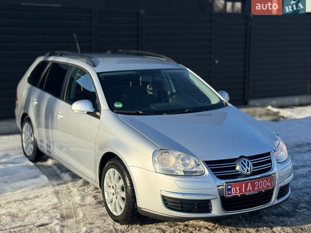 Серый Фольксваген Гольф, объемом двигателя 1.6 л и пробегом 201 тыс. км за 6499 $, фото 1 на Automoto.ua