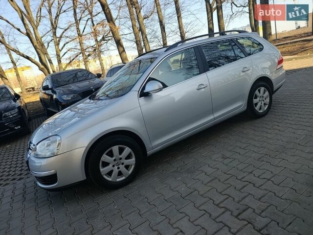 Сірий Фольксваген Гольф, об'ємом двигуна 1.6 л та пробігом 197 тис. км за 6900 $, фото 1 на Automoto.ua