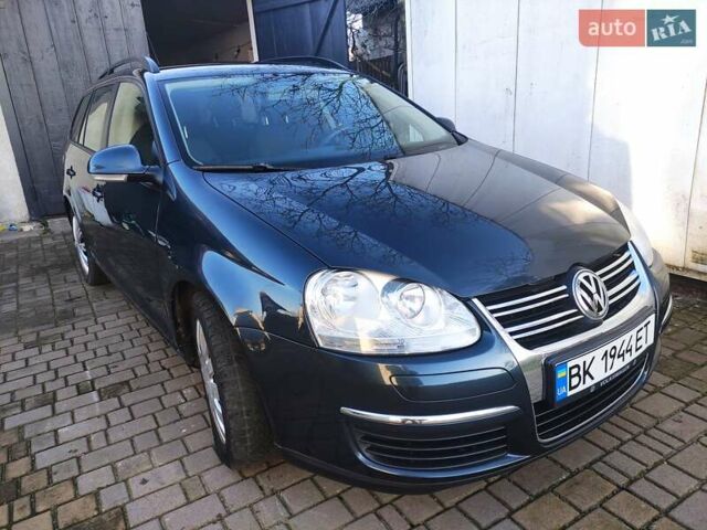 Серый Фольксваген Гольф, объемом двигателя 1.4 л и пробегом 325 тыс. км за 6300 $, фото 1 на Automoto.ua