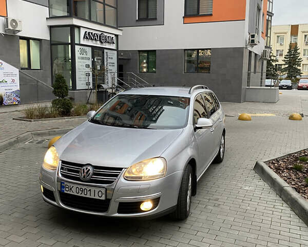 Серый Фольксваген Гольф, объемом двигателя 1.9 л и пробегом 260 тыс. км за 5300 $, фото 1 на Automoto.ua