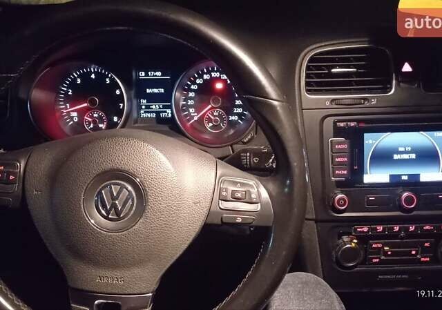 Серый Фольксваген Гольф, объемом двигателя 1.2 л и пробегом 297 тыс. км за 6600 $, фото 1 на Automoto.ua