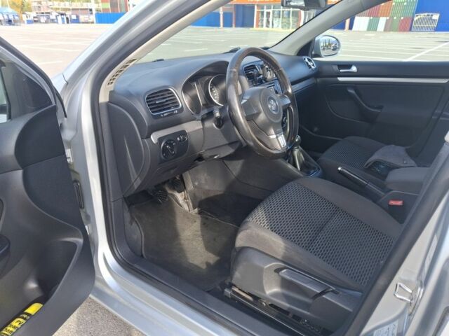 Серый Фольксваген Гольф, объемом двигателя 1.6 л и пробегом 305 тыс. км за 7000 $, фото 1 на Automoto.ua