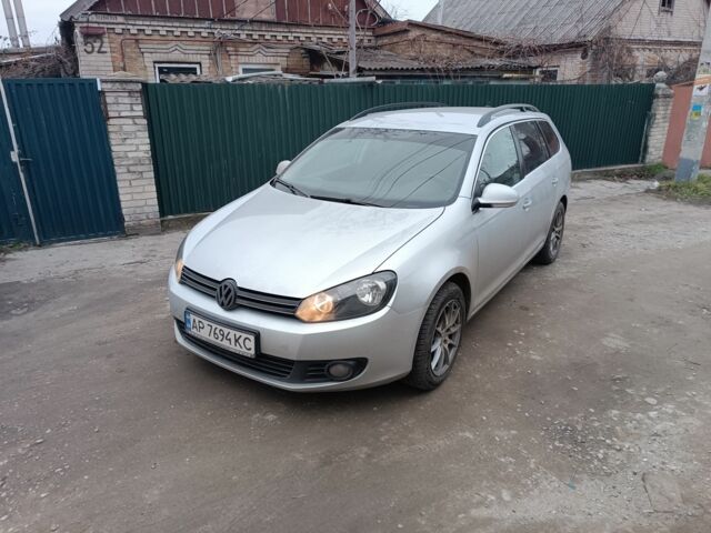 Серый Фольксваген Гольф, объемом двигателя 1.6 л и пробегом 273 тыс. км за 7800 $, фото 1 на Automoto.ua