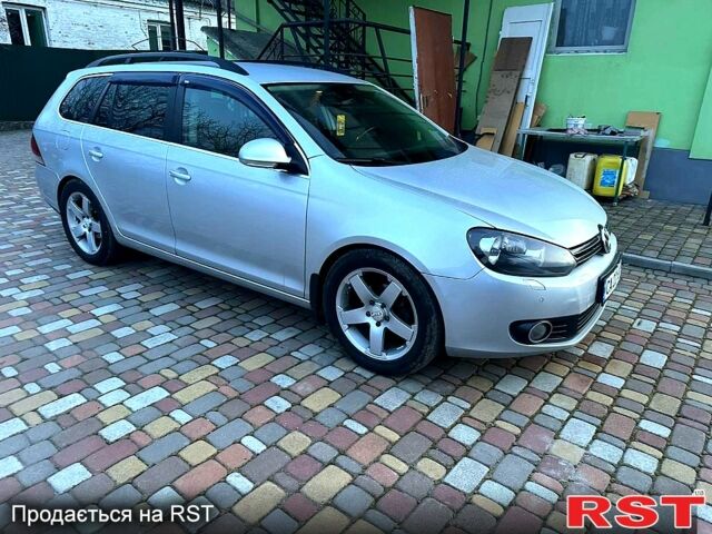 Серый Фольксваген Гольф, объемом двигателя 1.6 л и пробегом 300 тыс. км за 7700 $, фото 1 на Automoto.ua