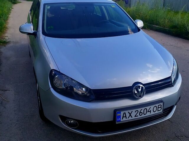 Серый Фольксваген Гольф, объемом двигателя 1.2 л и пробегом 142 тыс. км за 7200 $, фото 1 на Automoto.ua