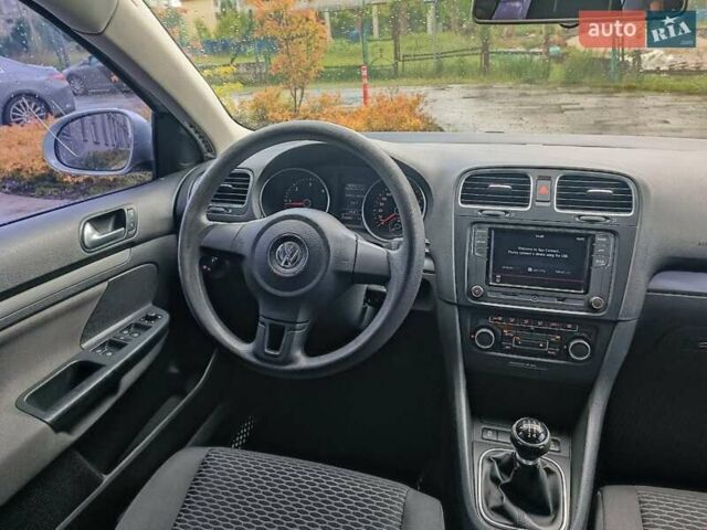 Серый Фольксваген Гольф, объемом двигателя 1.6 л и пробегом 260 тыс. км за 7000 $, фото 1 на Automoto.ua