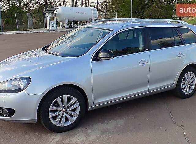 Серый Фольксваген Гольф, объемом двигателя 1.6 л и пробегом 257 тыс. км за 8000 $, фото 1 на Automoto.ua