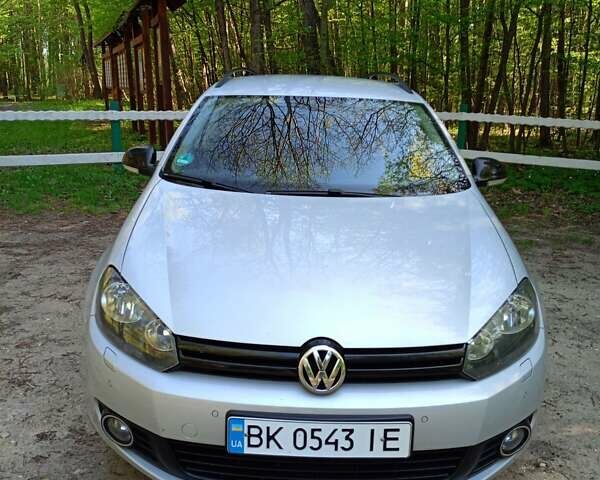 Серый Фольксваген Гольф, объемом двигателя 1.6 л и пробегом 233 тыс. км за 8800 $, фото 1 на Automoto.ua