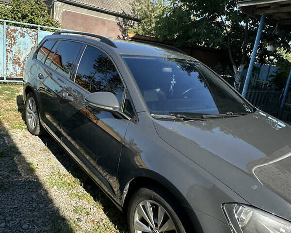 Серый Фольксваген Гольф, объемом двигателя 1.6 л и пробегом 290 тыс. км за 9800 $, фото 1 на Automoto.ua