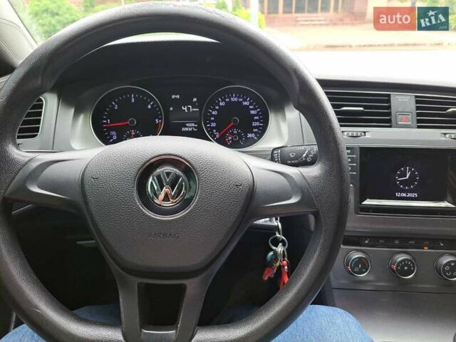 Серый Фольксваген Гольф, объемом двигателя 1.6 л и пробегом 228 тыс. км за 9700 $, фото 1 на Automoto.ua