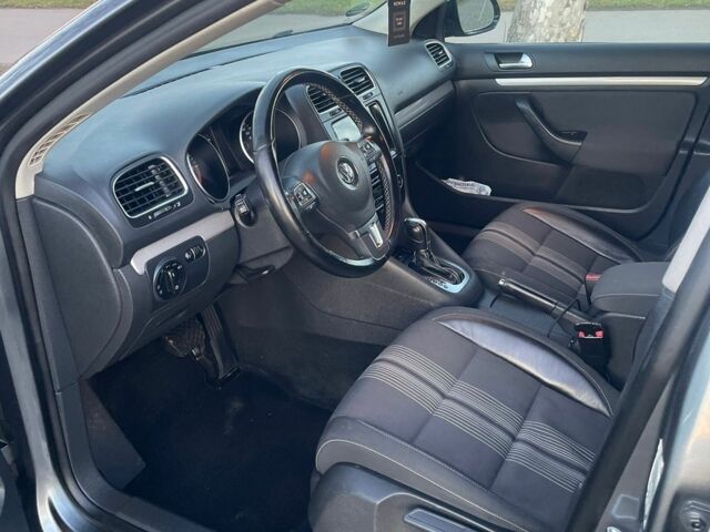 Серый Фольксваген Гольф, объемом двигателя 2 л и пробегом 214 тыс. км за 9700 $, фото 1 на Automoto.ua