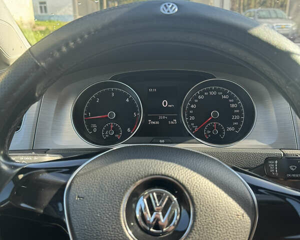 Серый Фольксваген Гольф, объемом двигателя 1.6 л и пробегом 200 тыс. км за 10500 $, фото 1 на Automoto.ua