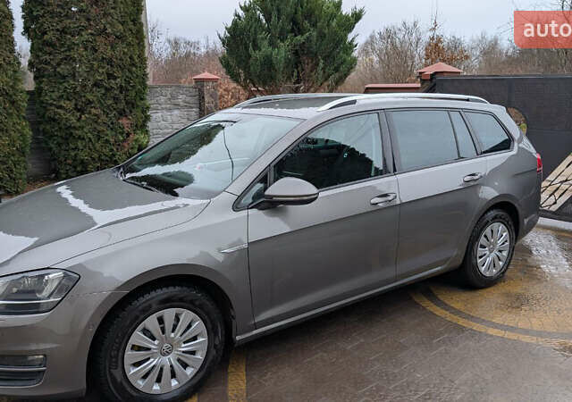 Серый Фольксваген Гольф, объемом двигателя 1.6 л и пробегом 256 тыс. км за 11200 $, фото 1 на Automoto.ua